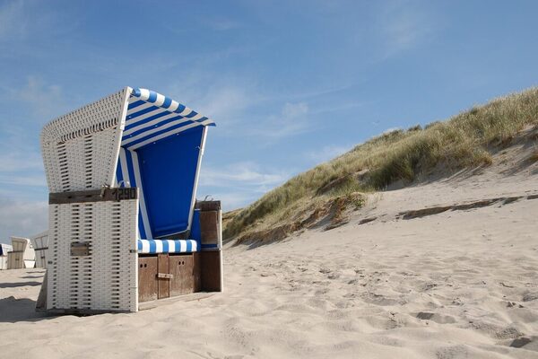 Strandkorb in den Dünen © Klarinette71