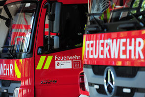 Nahaufnahe von Feuerwehrautos © Carsten Costard