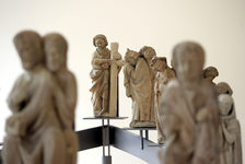 Bildergalerie Landesmuseum Statuen im Landesmuseum
