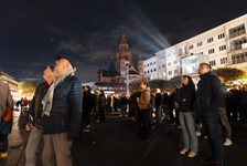 Bildergalerie Mainz leuchtet 2024 Besucher:innen von Mainz leuchtet 2024