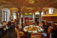 Vis à Vis Weinbar & Restaurant